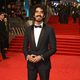 El protagonista de 'Lion', Dev Patel, en la alfombra roja de los BAFTA 2017