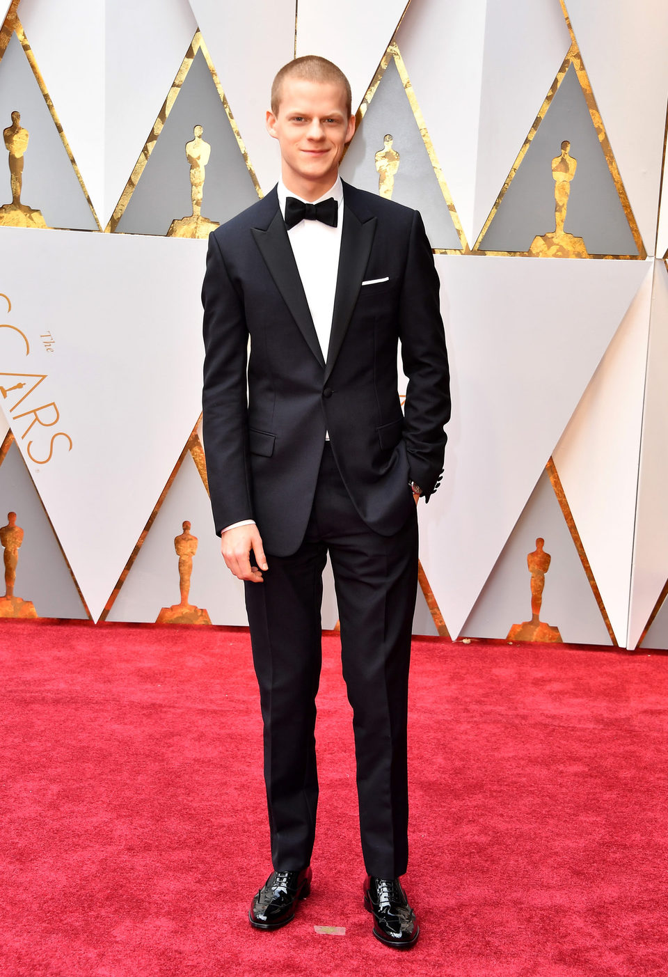 Lucas Hedges en la alfombra roja de los Oscar 2017