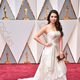 Auli'i Cravalho en la alfombra roja de los Oscar 2017