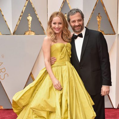 Leslie Mann y Judd Apatow en la alfombra roja de los Oscar 2017