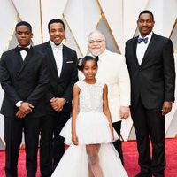 Jovan Adepo, Russell Hornsby, Saniyya Sidney, Stephen Henderson y Mykelti Williamson en la alfombra roja de los Oscar 2017