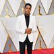 Jharrel Jerome en la alfombra roja de los Premios Oscar 2017