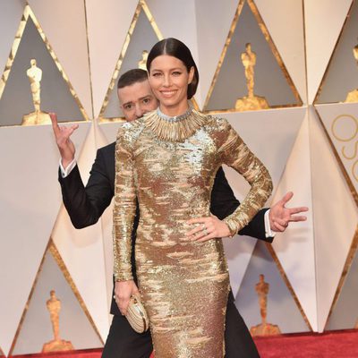 Justin Timberlake hace el tonto con Jessica Biel en los Oscar 2017