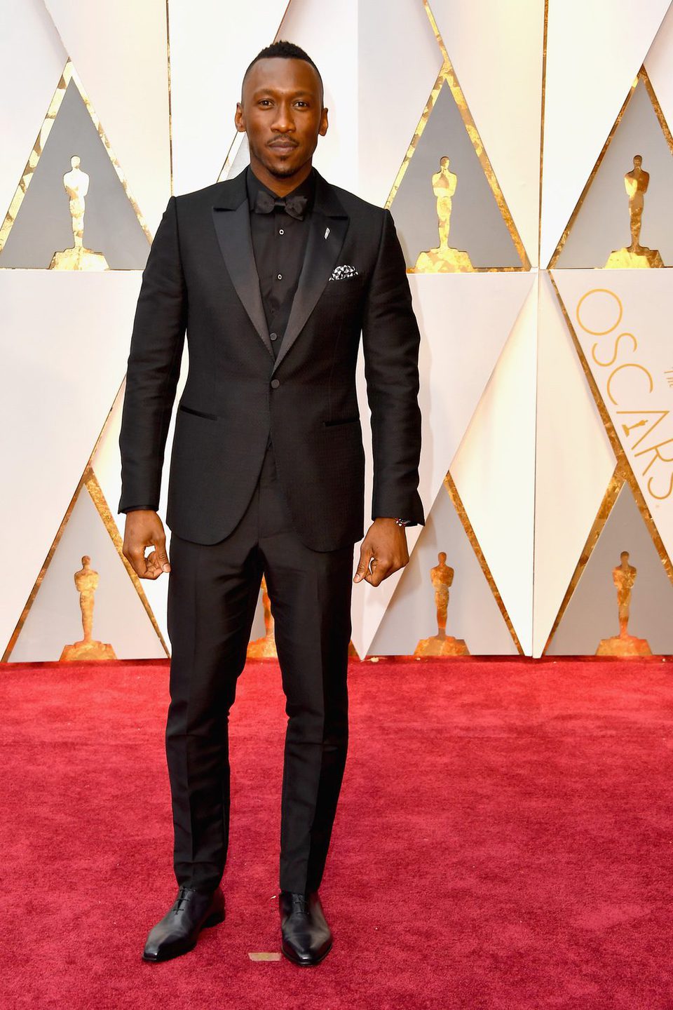 Mahershala Ali en la alfombra roja de los Premios Oscar 2017