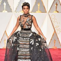 Janelle Monae en la alfombra roja de los Oscar 2017