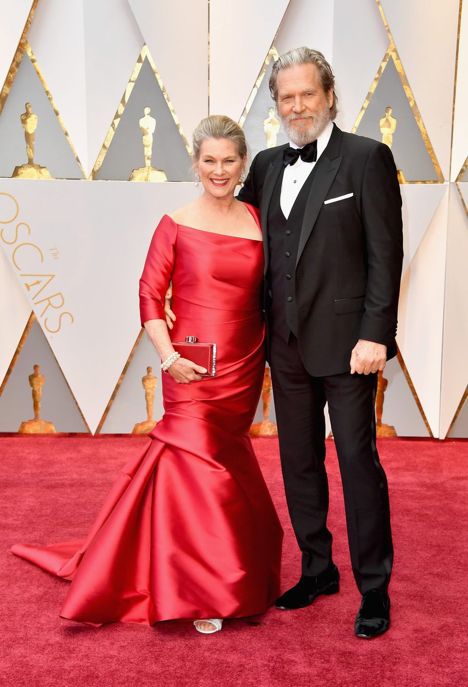 Jeff Bridges y Susan Bridges en la alfombra roja de los Premios Oscar 2017