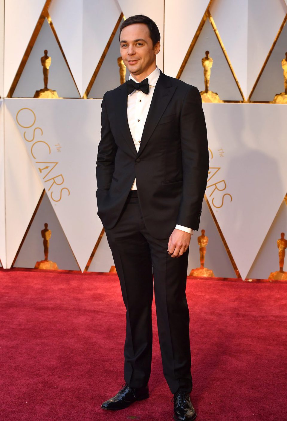 Jim Parsons en la alfombra roja de los Premios Oscar 2017