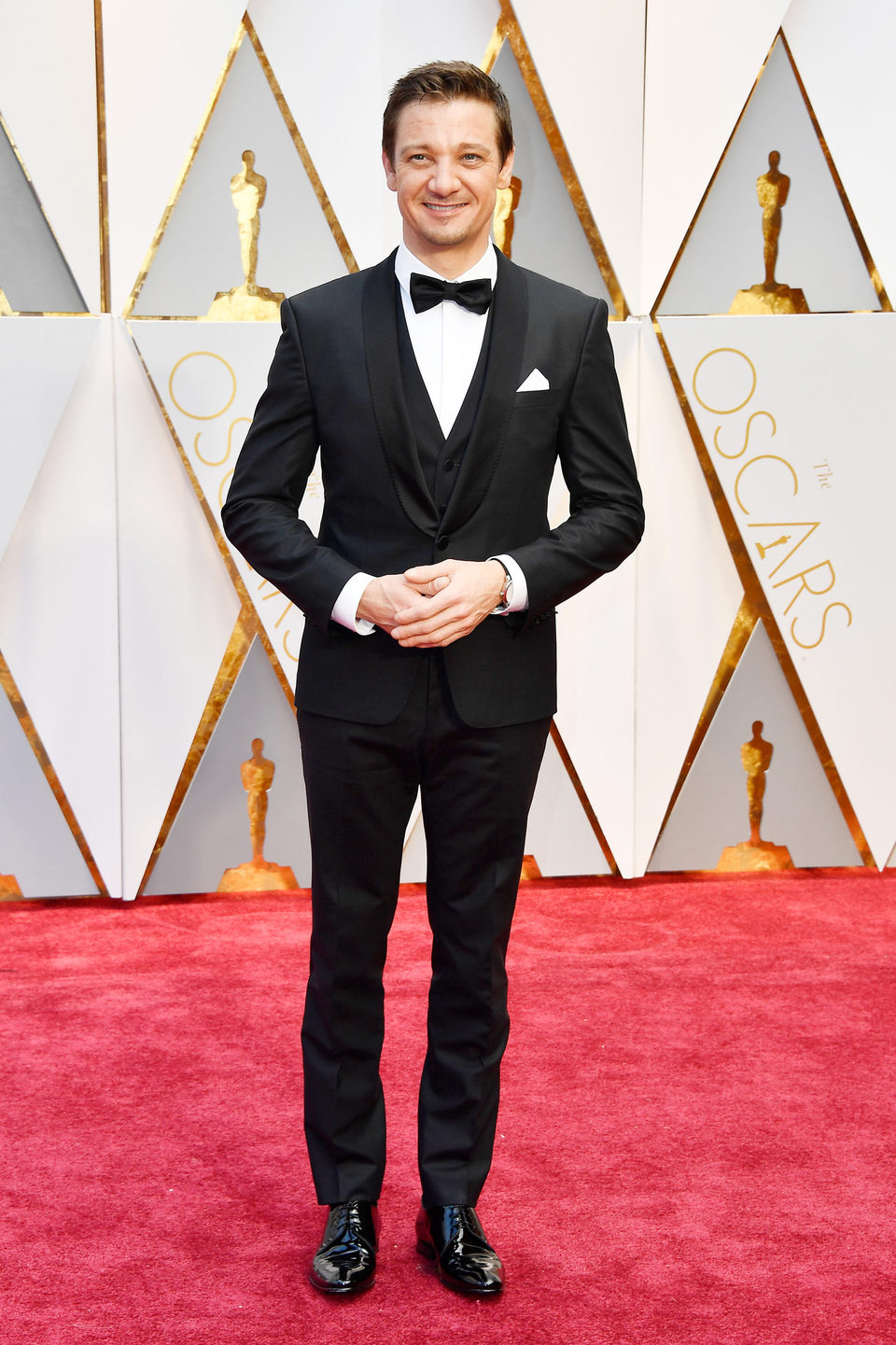 Jeremy Renner en la alfombra roja de los Oscar 2017