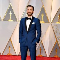 Chris Evans en la alfombra roja de los Premios Oscar 2017