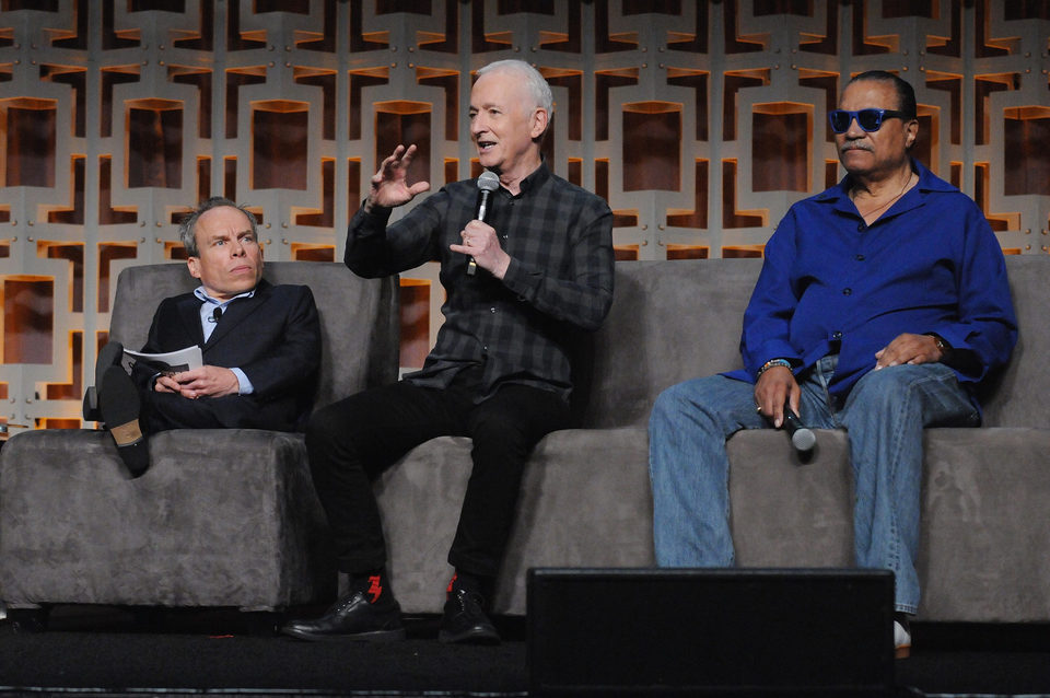 Warwick Davis, Anthony Daniels y Billy Dee Williams en la Star Wars Celebration