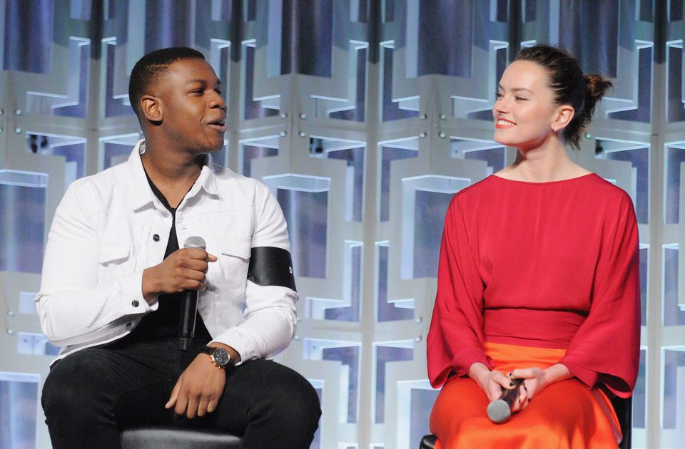 Daisy Ridley y John Boyega en el panel de 'Los últimos Jedi' de la Star Wars Celebration