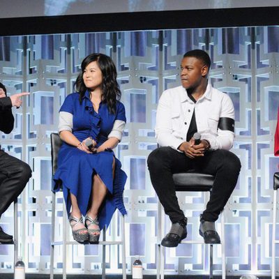 Daisy Ridley, Kelly Marie Tran, Mark Hamill y John Boyega en el panel de 'Los últimos Jedi' de la Star Wars Celebration