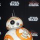 El robot BB-8 también posa antes del panel de 'Los últimos Jedi' en la Star Wars Celebration