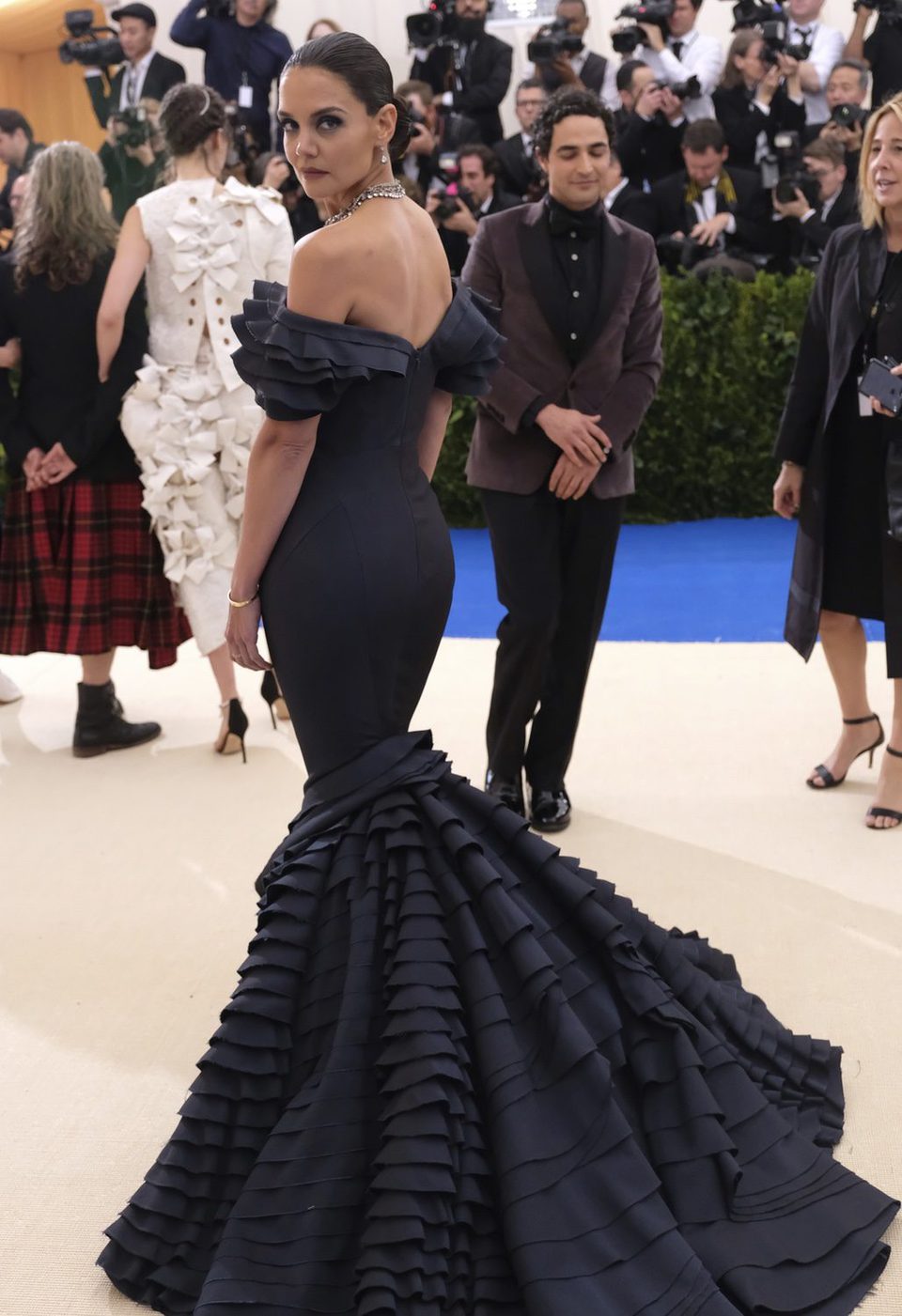 Katie Holmes en la alfombra roja de la Gala Met 2017