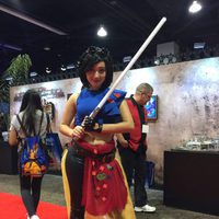 Fan disfrazada de Evie en la D23