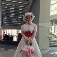 Fan disfrazada de Mary Poppins en la D23