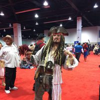 Fan disfrazado de Jack Sparrow en la D23