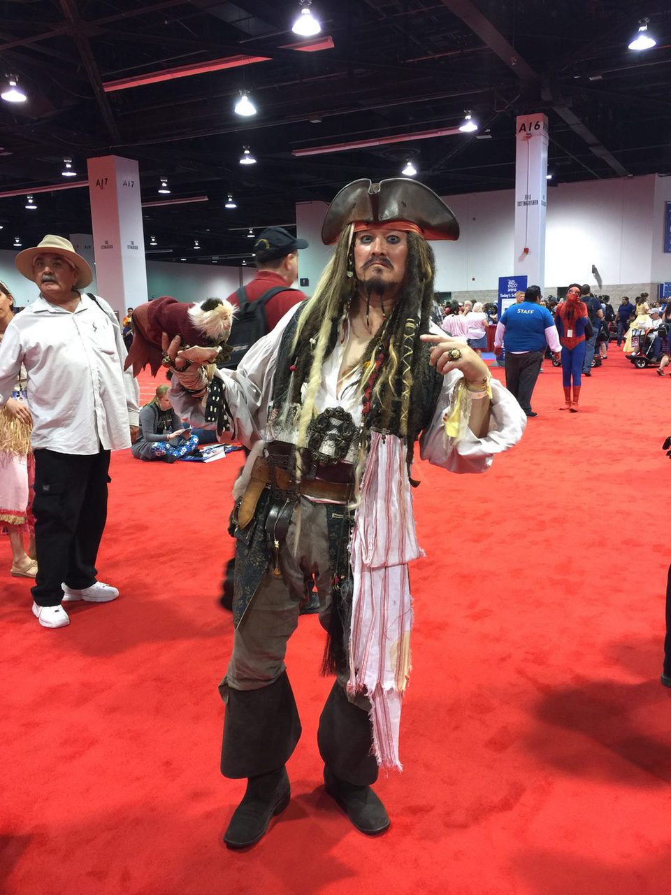 Fan disfrazado de Jack Sparrow en la D23