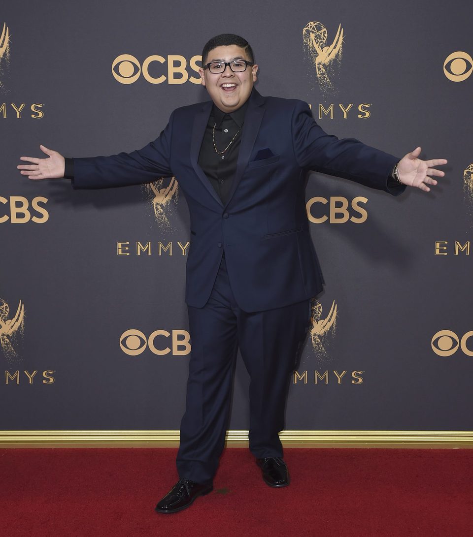 Rico Rodriguez en la alfombra roja de los premios Emmy 2017