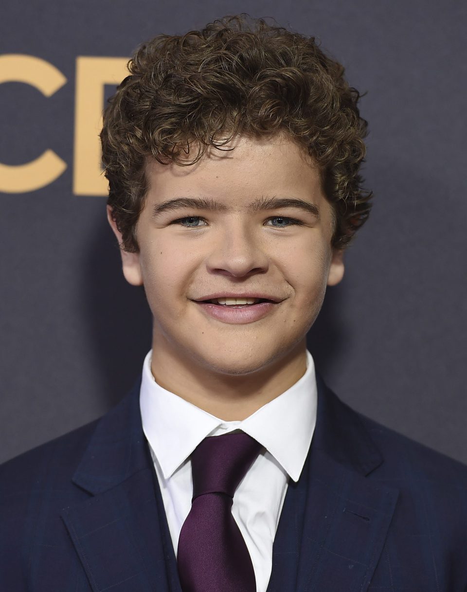 Gaten Matarazzo en la alfombra roja de los premios Emmy 2017