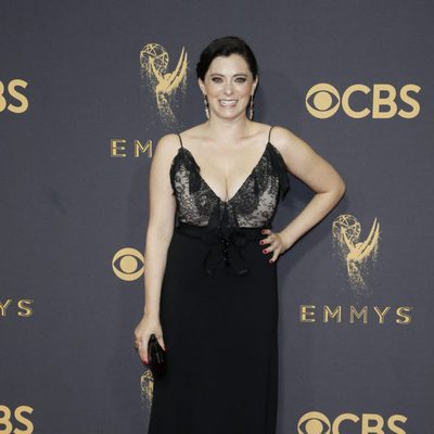 Rachel Bloom en la alfombra roja de los Emmy 2017