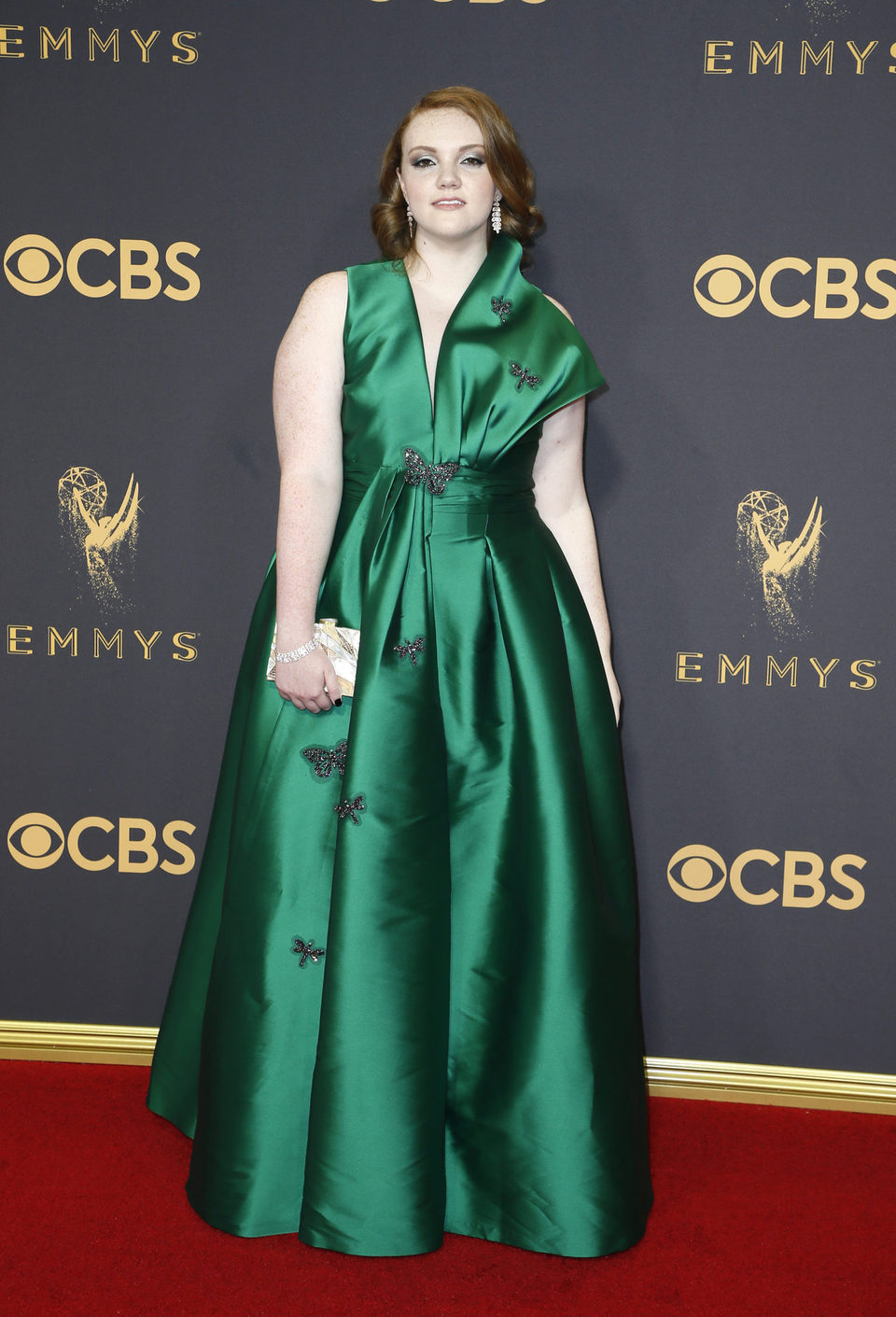 Shannon Purser en la alfombra roja de los Emmy 2017