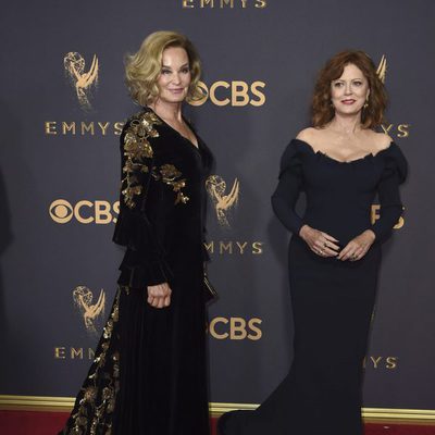 Jessica Lange y Susan Sarandon en la alfombra roja de los Emmy 2017