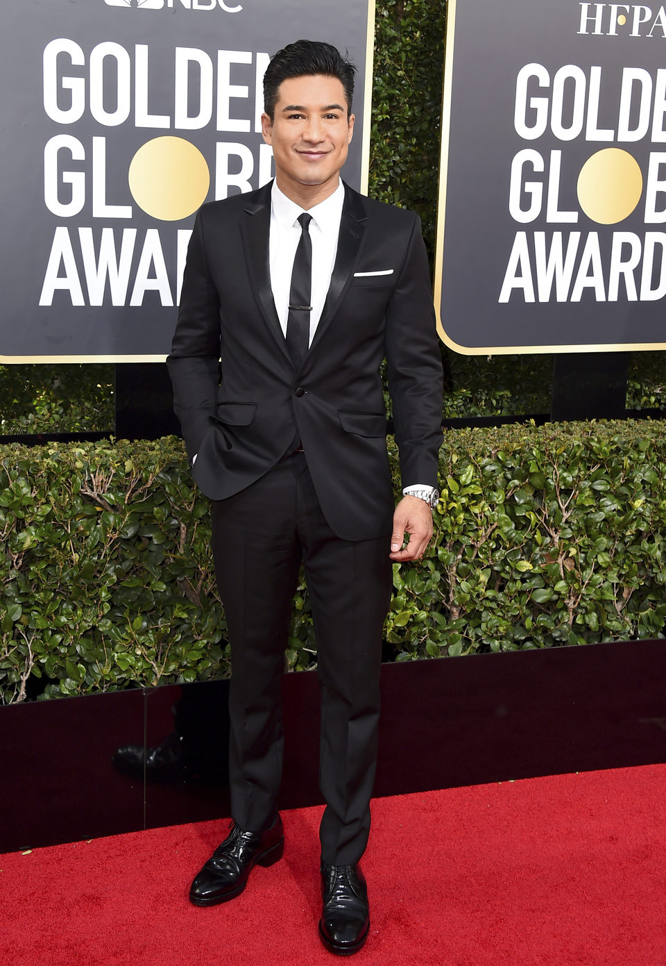 Mario Lopez en la alfombra roja de los Globos de Oro 2018