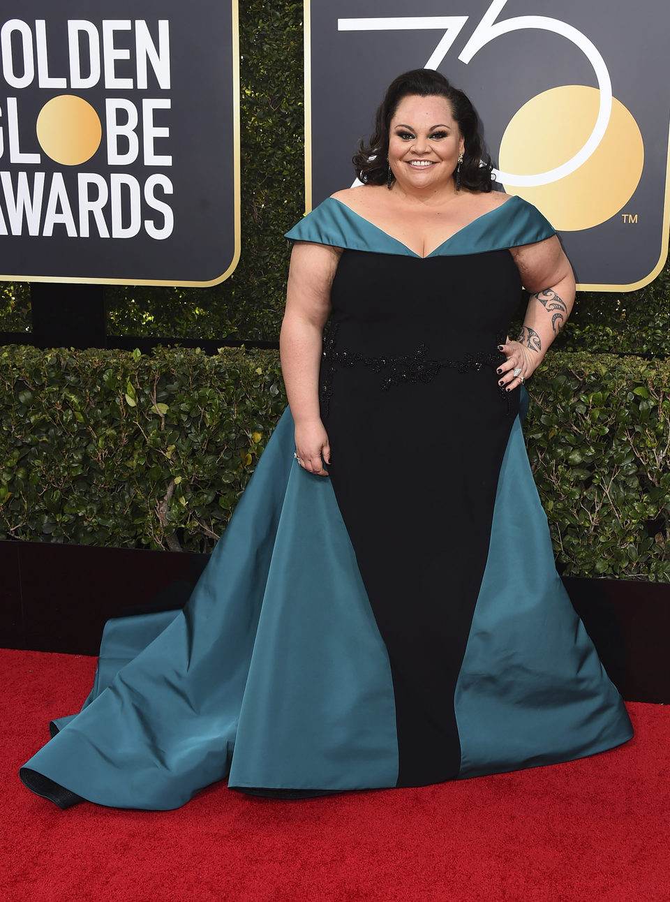 Keala Settle en la alfombra roja de los Globos de Oro 2018