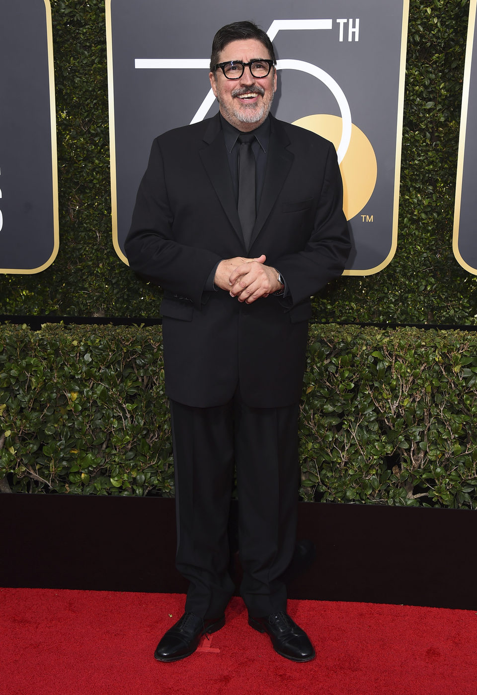 Alfred Molina en la alfombra roja de los Globos de Oro 2018