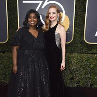 Jessica Chastain y Octavia Spencer en la alfombra roja de los Globos de Oro 2018