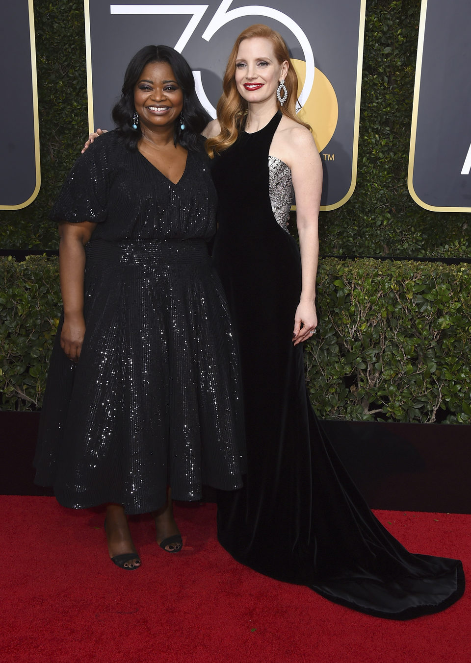 Jessica Chastain y Octavia Spencer en la alfombra roja de los Globos de Oro 2018