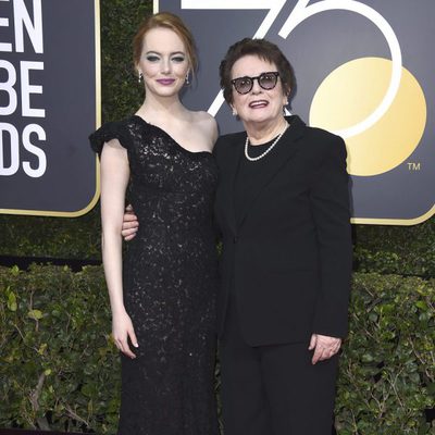 Emma Stone y Billie Jean King en la alfombra roja de los Globos de Oro 2018