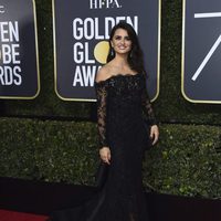 Penelope Cruz en la alfombra roja de los Globos de Oro 2018