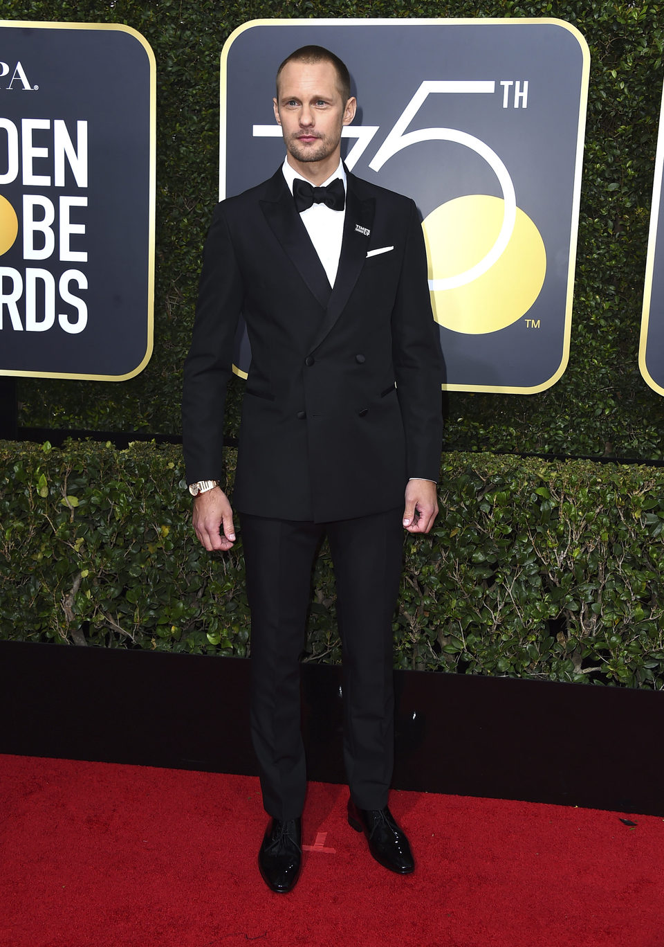 Alexander Skarsgård en la alfombra roja de los Globos de Oro 2018