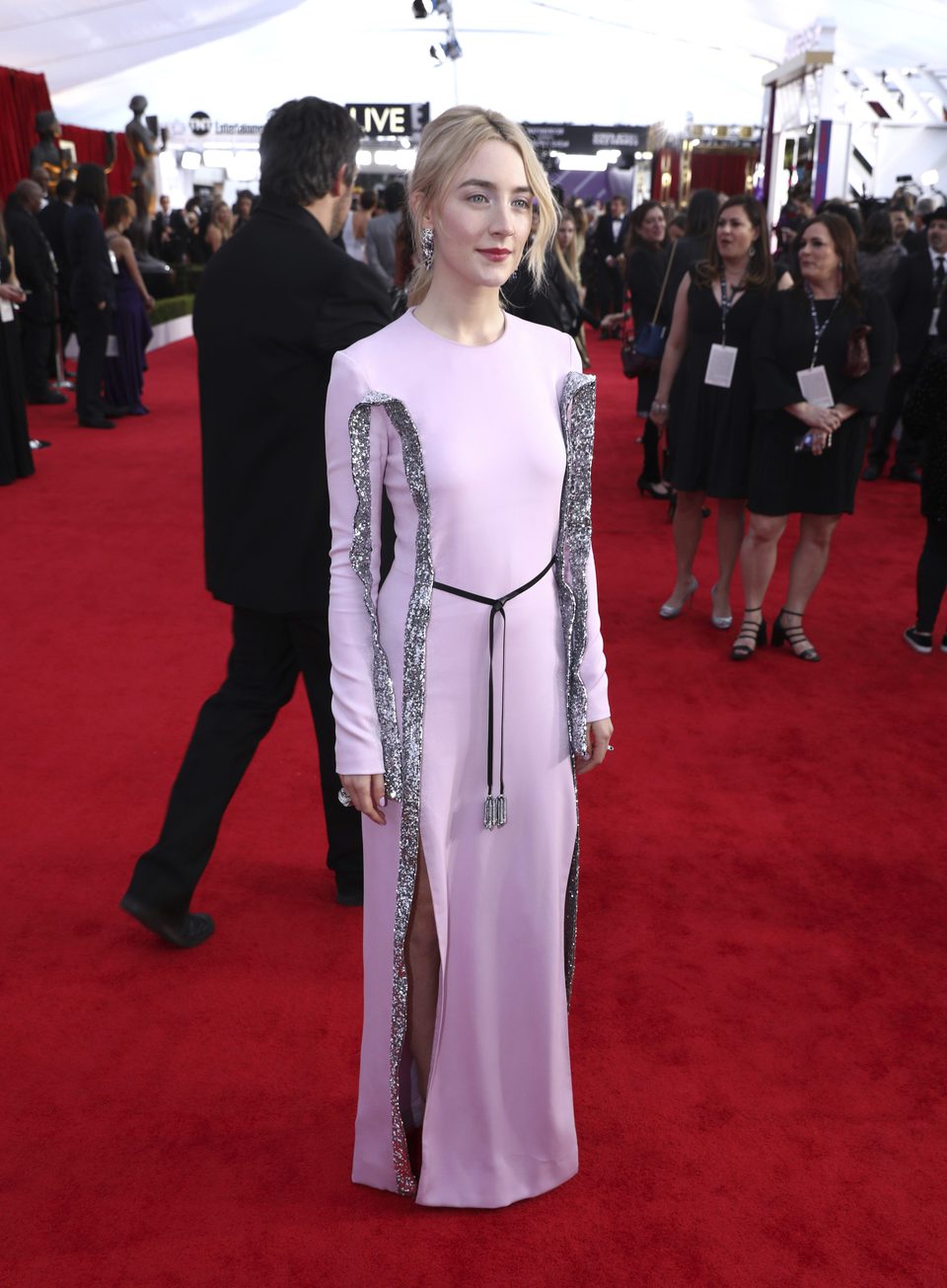 Saoirse Ronan posa en la alfombra roja de los SAG 2018