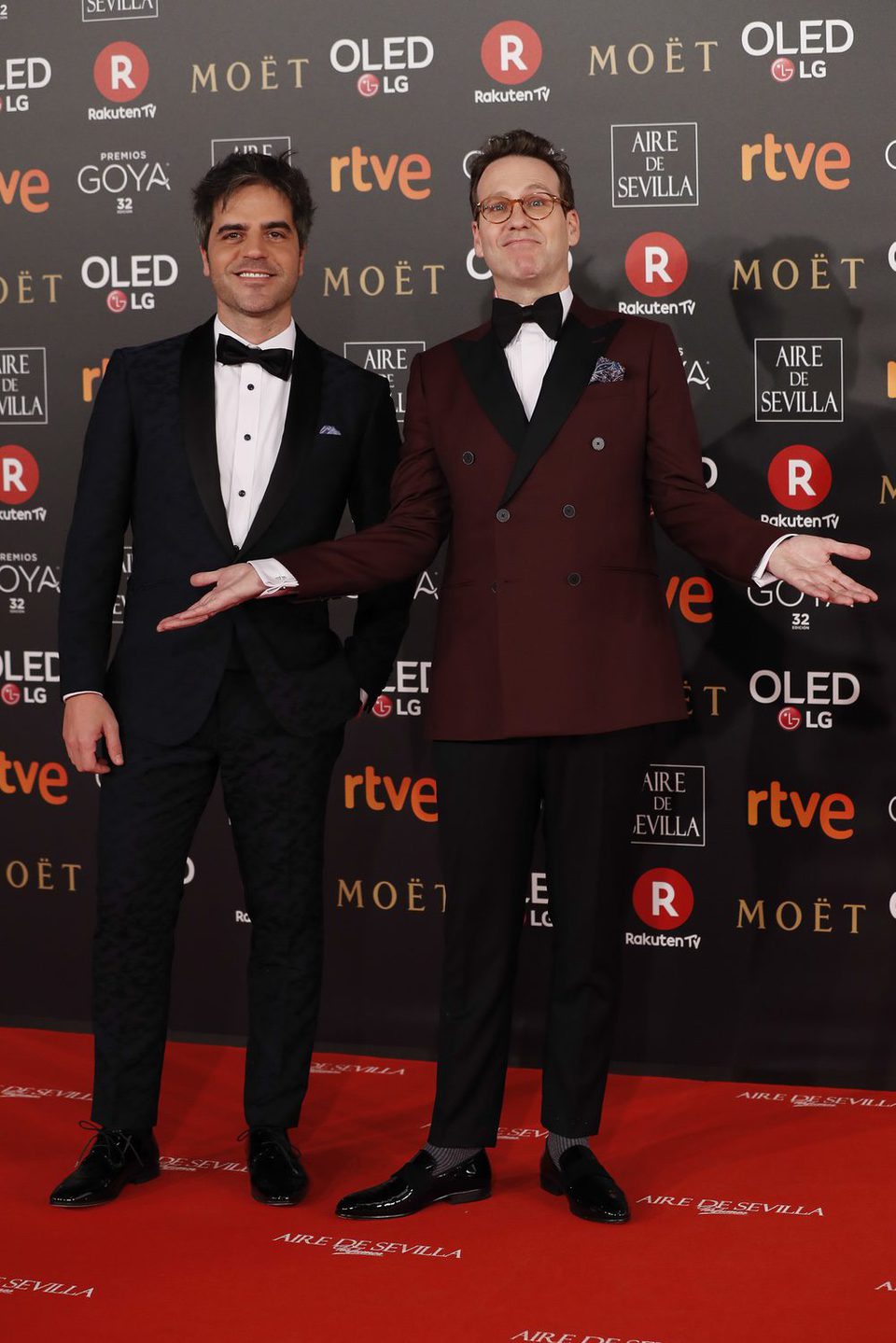 Ernesto Sevilla y Joaquin Reyes en la alfombra roja de los Premios Goya 