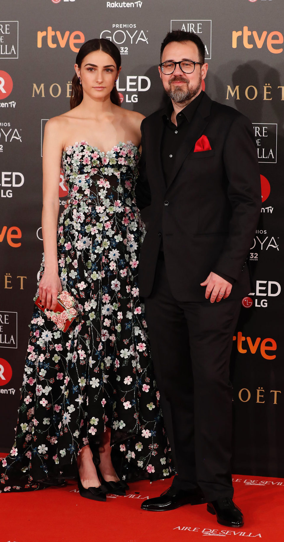 Sandra Escacena y Paco Plaza en la alfombra roja de los Premios Goya