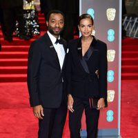 Chiwetel Ejiofor en la alfombra roja de los BAFTA 2018