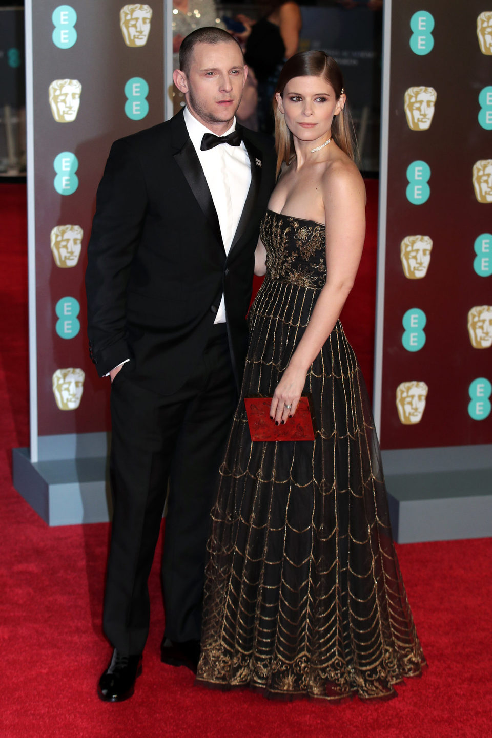 Jamie Bell y Kate Mara en la alfombra roja de los BAFTA 2018