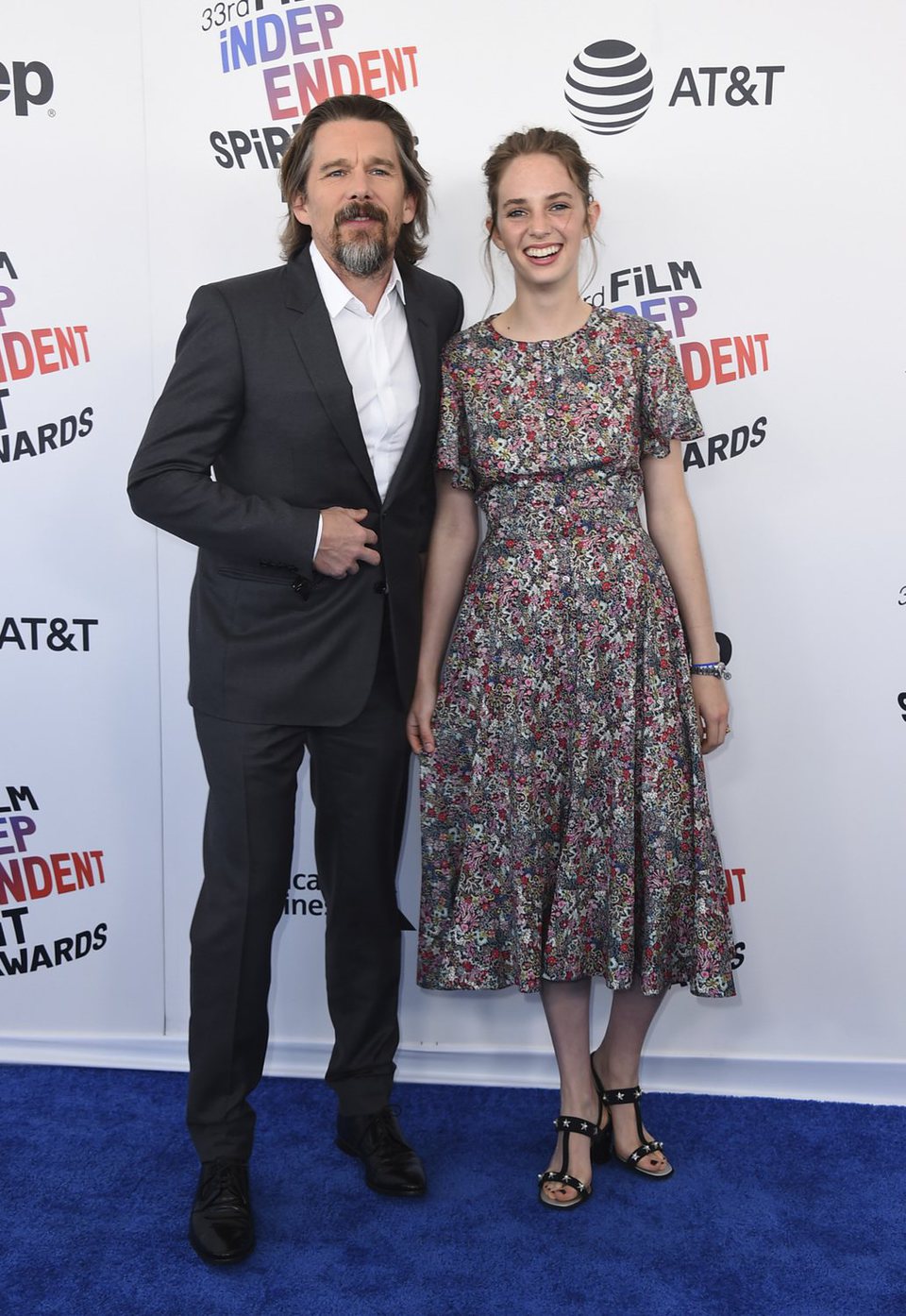 Ethan y Maya Hawke en los Spirit Awards 2018