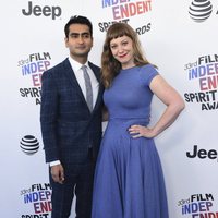 Kumail Nanjiani y Emily V. Gordon en los Spirit Awards 2018