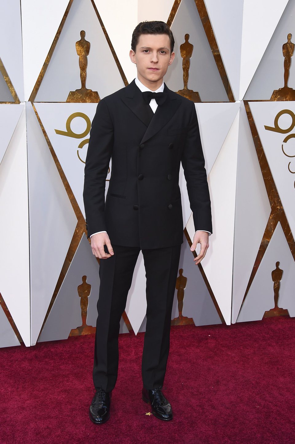 Tom Holland en la alfombra roja de los Oscar 2018