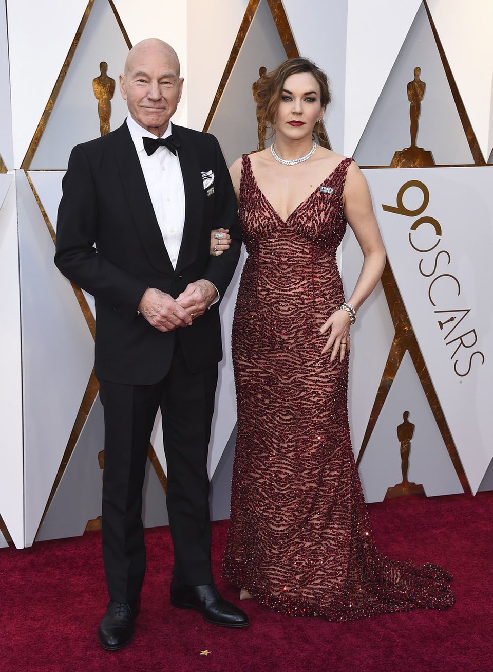 Patrick Stewart y su mujer en la alfombra roja de los Oscar 2018