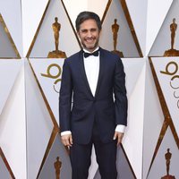 Gael García Bernal en la alfombra roja de los Oscar 2018