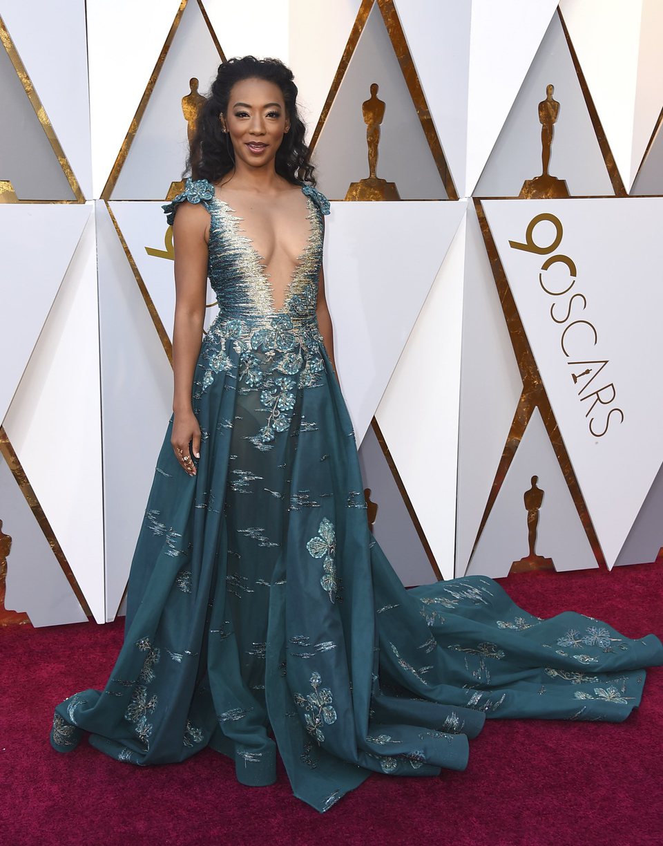 Betty Gabriel en la alfombra roja de los Oscars 2018