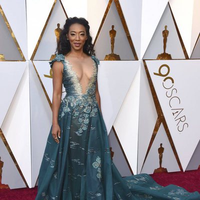 Betty Gabriel en la alfombra roja de los Oscars 2018