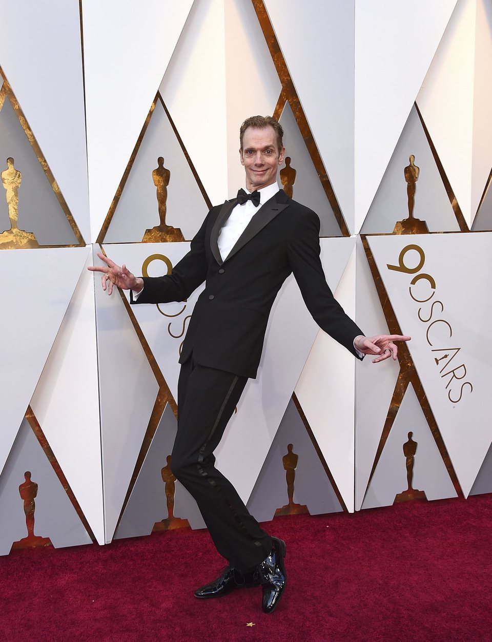 Doug Jones en la alfombra roja de los Oscars 2018