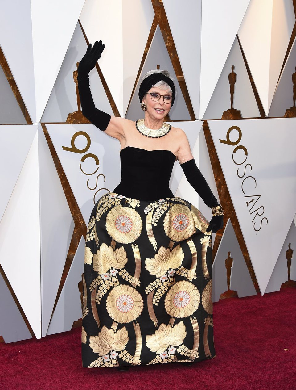 Rita Moreno en la alfombra roja de los Oscar 2018