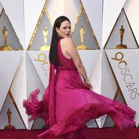 Daniela Vega en la alfombra roja de los Oscar 2018